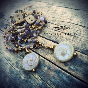 ARKANA kézzel készült nyaklánc különleges cseh üveggyöngy medállal