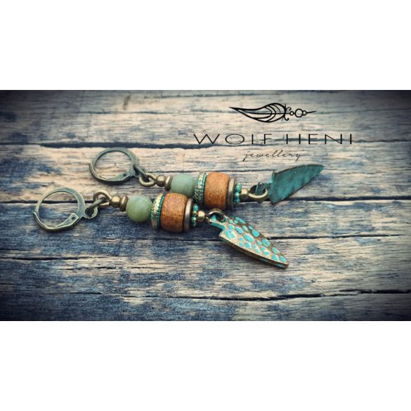 AVAR kézműves fülbevaló zöld nefrit ásvánnyal és természetes kerámia gyöngyökkel