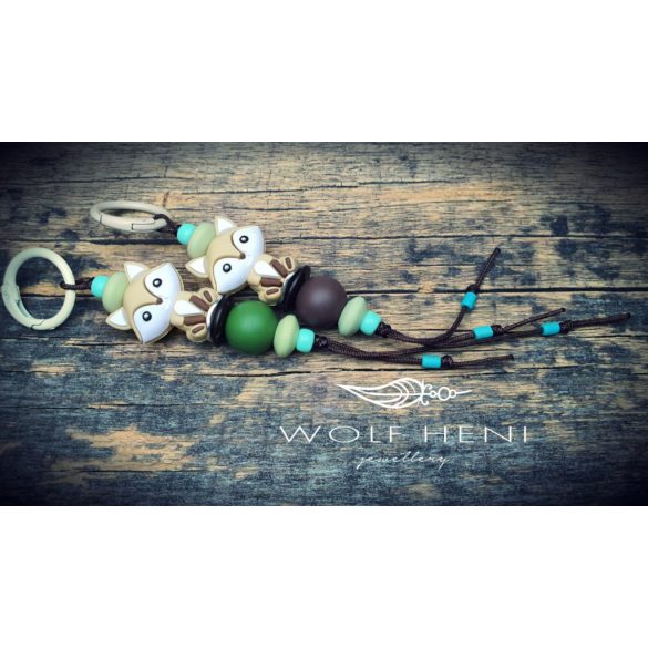 Kézműves rókás kulcstartó zöld és türkiz színvilággal, multifunkciós ékszerként