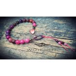 Kigombolt állapotú kézműves sugilit karkötő teljes hosszban