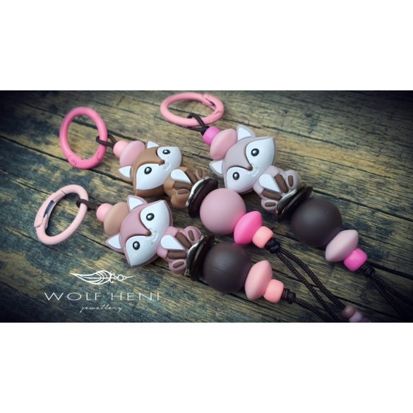 Kézműves rókás kulcstartó lágy színvilággal, multifunkciós használatra