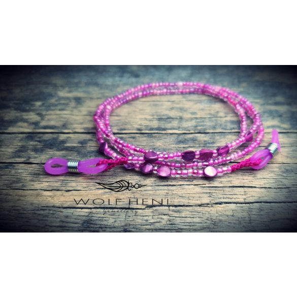  PINKYLOOP gyerek nyakláncként viselve, könnyed és csillogó