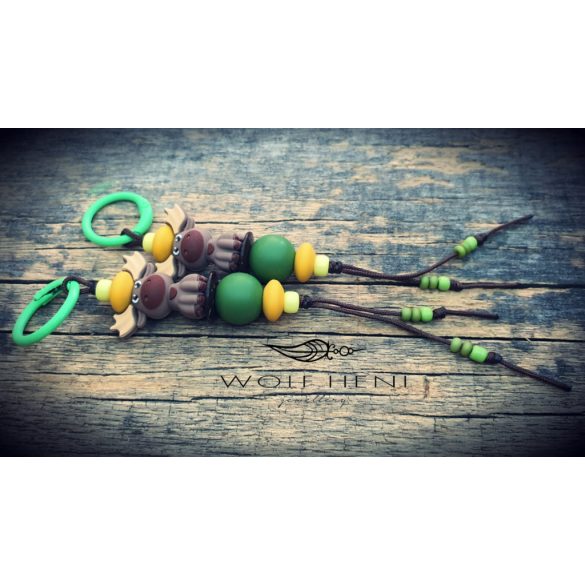 unisex szarvas kulcstartó zöld és barna árnyalatokkal