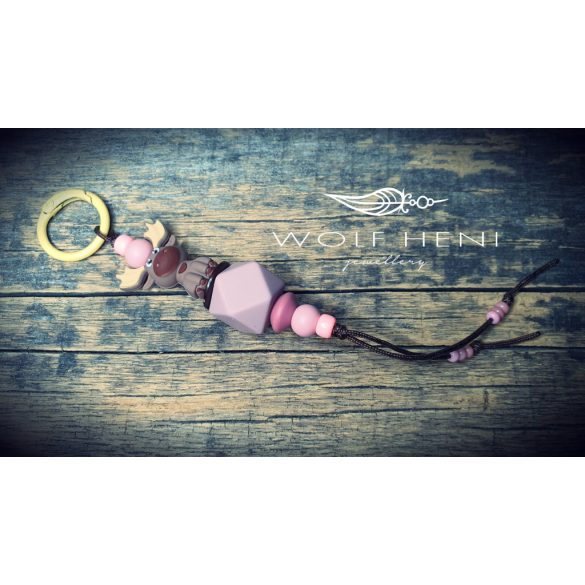 kézműves rénszarvas kulcstartó csajos színekkel