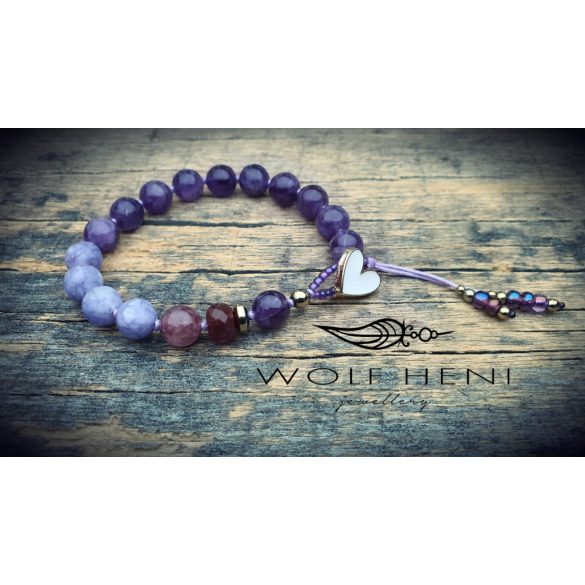  Egyedi ásványkarkötő oldalnézetből – tartós csomózott zsinórral