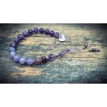  Tartós, kényelmes viseletű ásványkarkötő csuklón – lila és pasztell árnyalatokkal